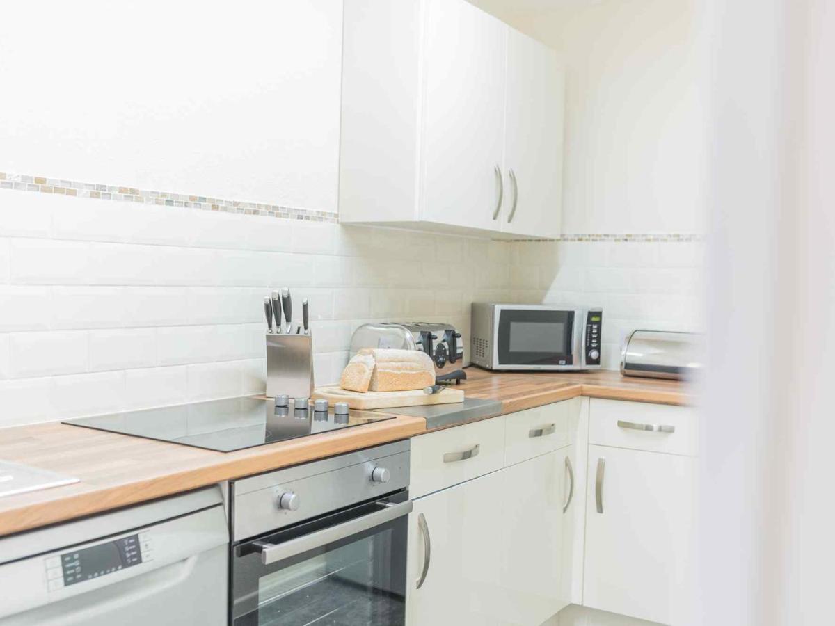 Pass The Keys Comfortable 3 Bed In Central Bowness With Parking Windermere Extérieur photo